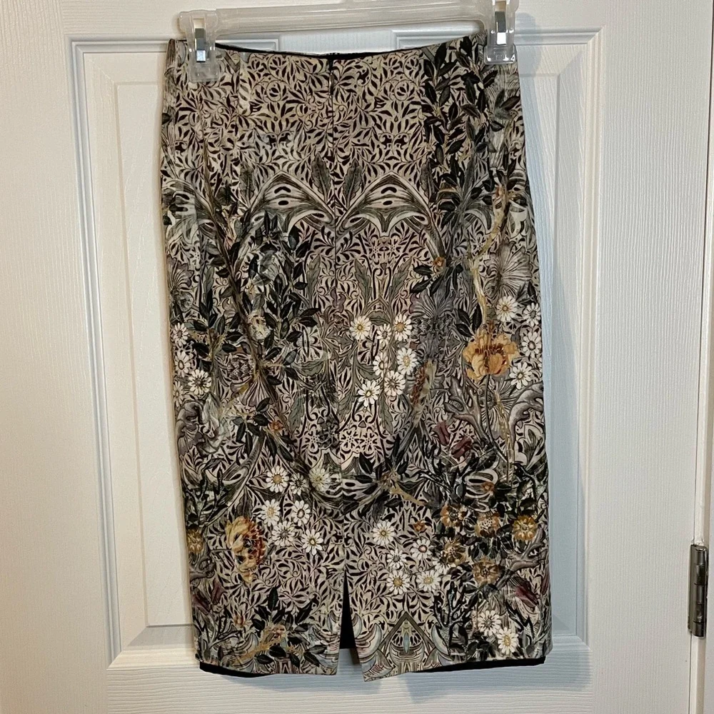 MNG Suit neutral colored floral pattern pencil skirt w/ zipper sz 2 - Picture 4 of 11